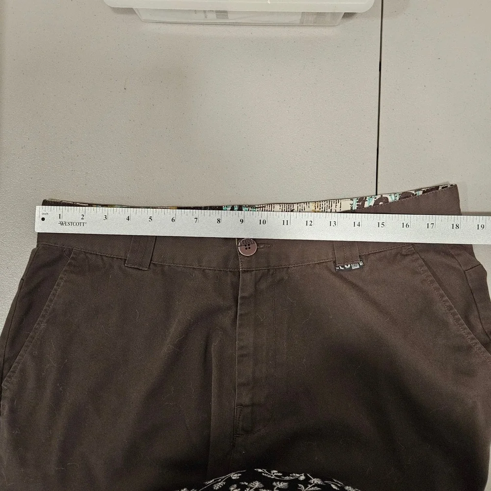 Vintage LOST ENTERPRISES Mens 36 Chino Y2K Skateboard Shorts Brown 24 in Long‎